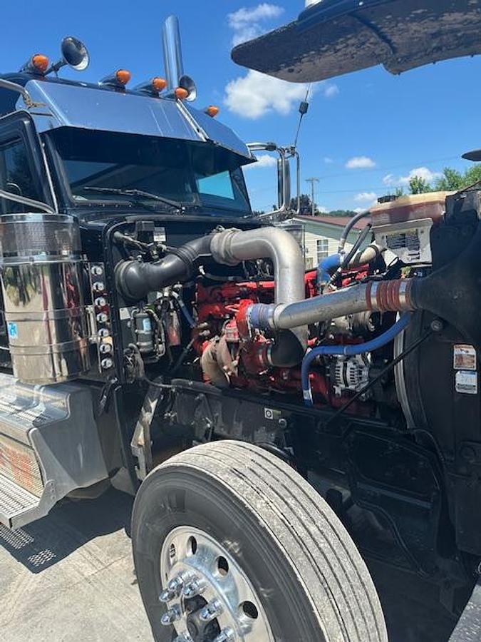 Used 2020 PETERBILT 389