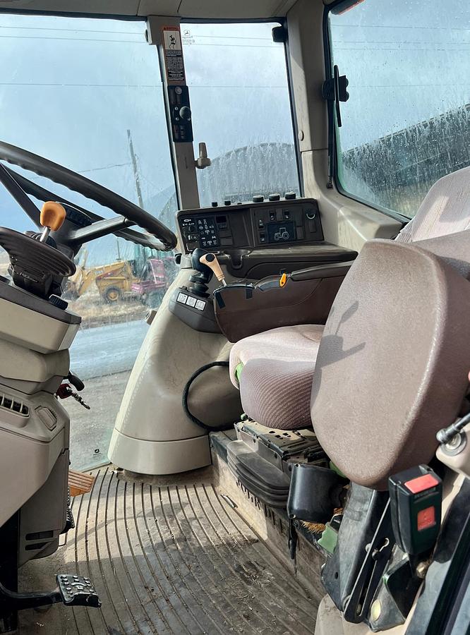 Used 2006 JOHN DEERE 7520