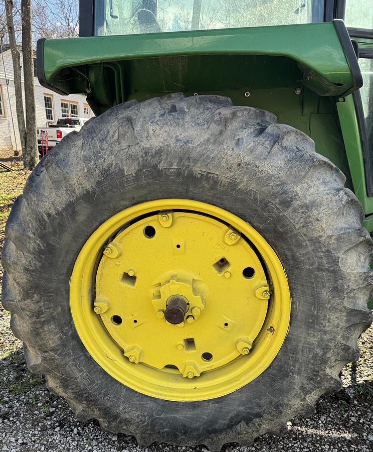 Used 1982 JOHN DEERE 2940