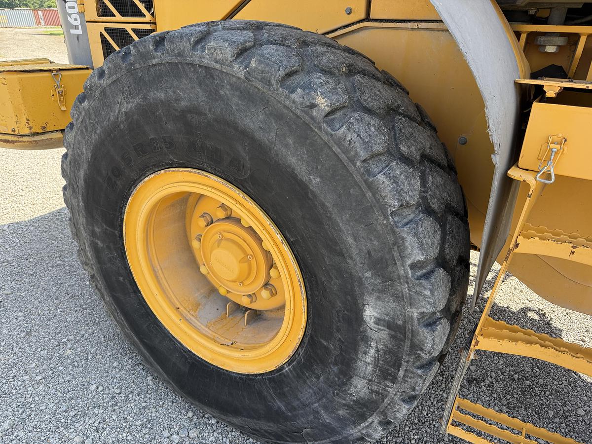 Used 2010 VOLVO L60F