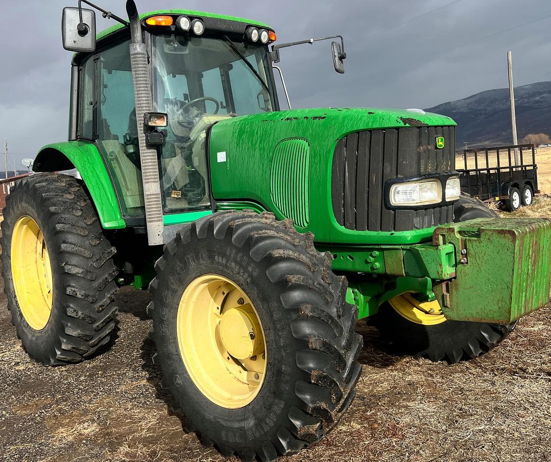 Used 2006 JOHN DEERE 7520