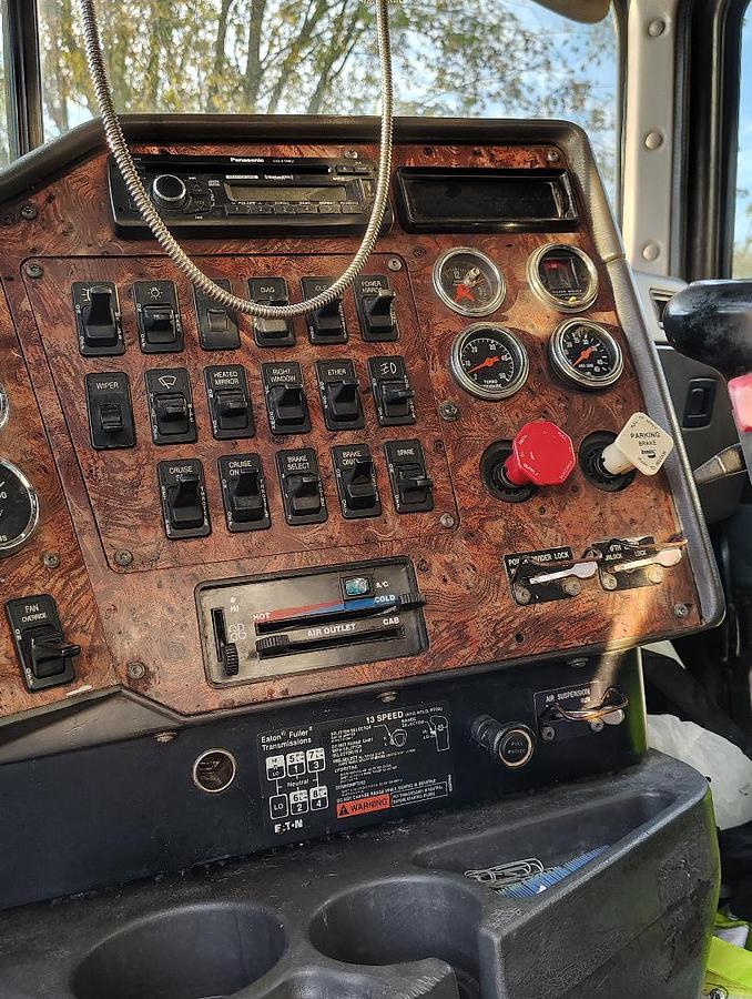 Used 1998 INTERNATIONAL 9300