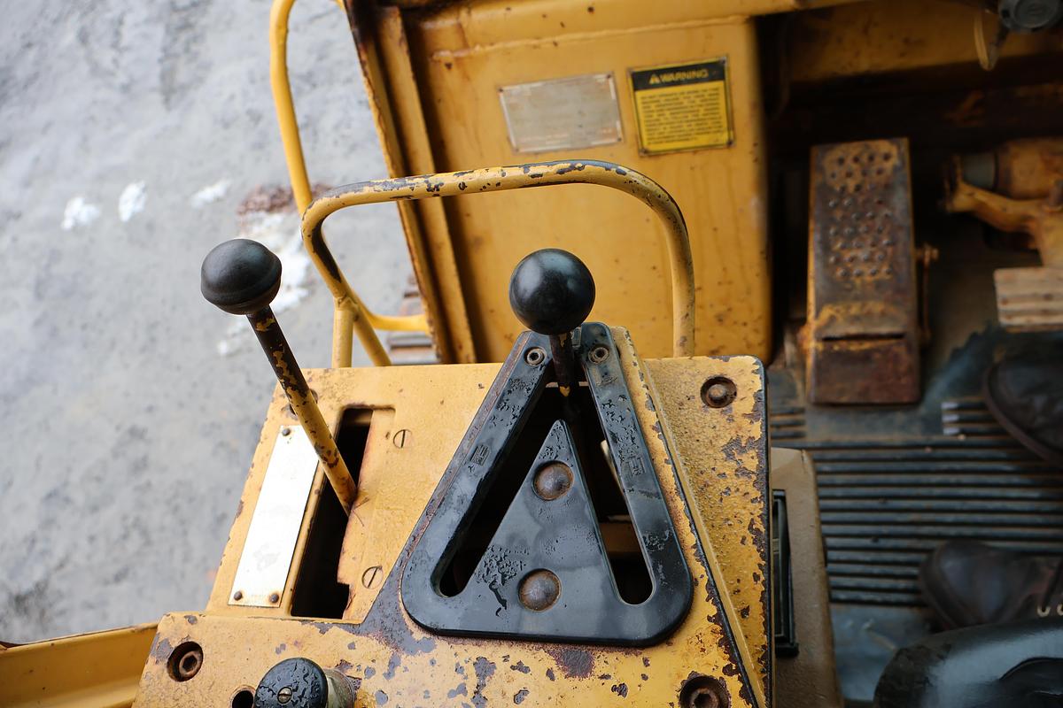 Used 1989 CATERPILLAR 963
