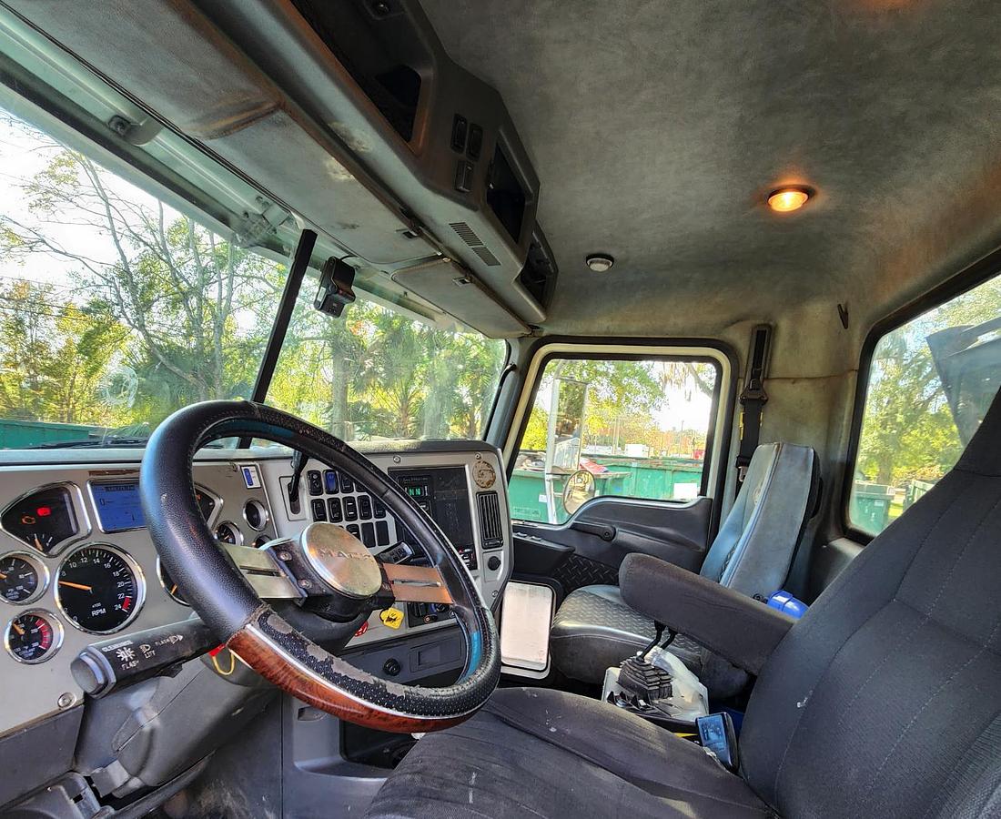 Used 2016 MACK GU713 Granite