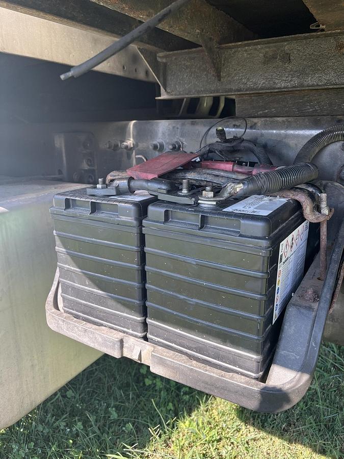 Used 2006 FREIGHTLINER M2 106