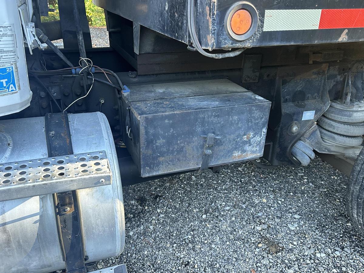 Used 2003 FREIGHTLINER FL112