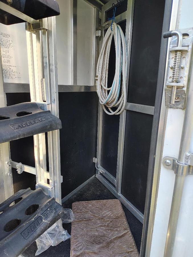 Used 2015  Select 32 x 102