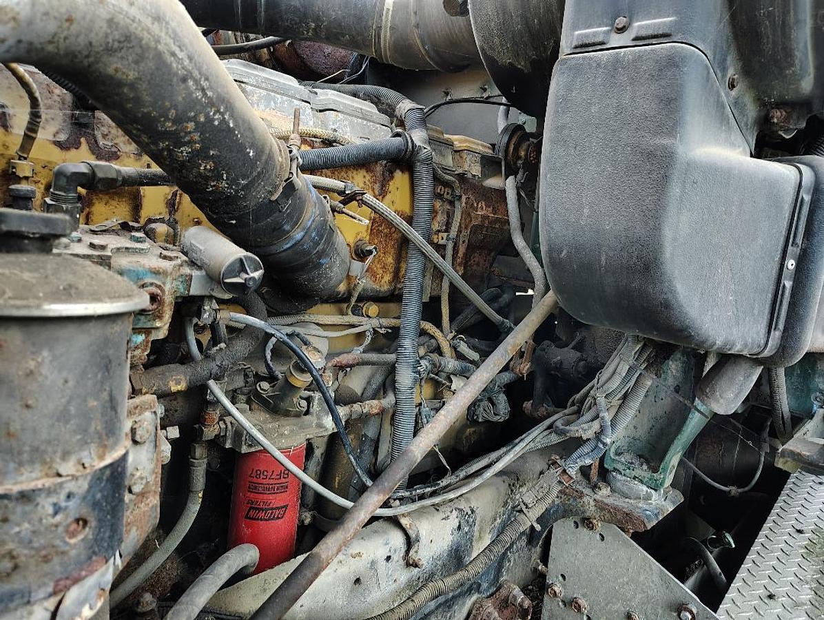 Used 2000 INTERNATIONAL 9900 Eagle