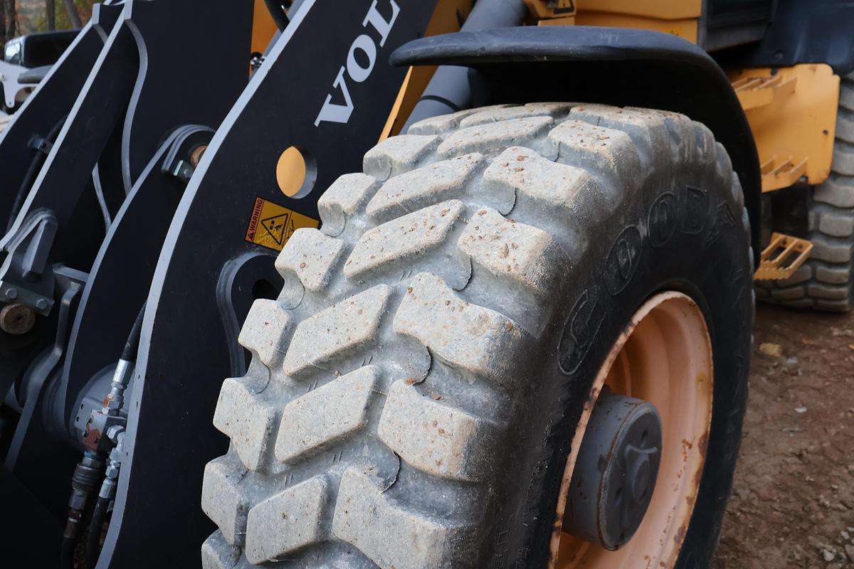 Used 2014 VOLVO L50G