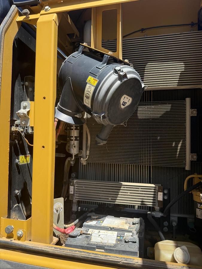 Used 2014 CATERPILLAR 320E LRR