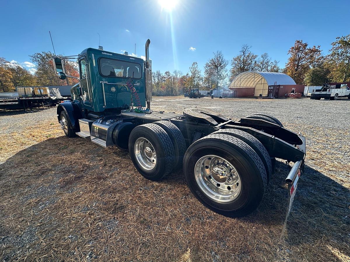 Used 2012 PETERBILT 365