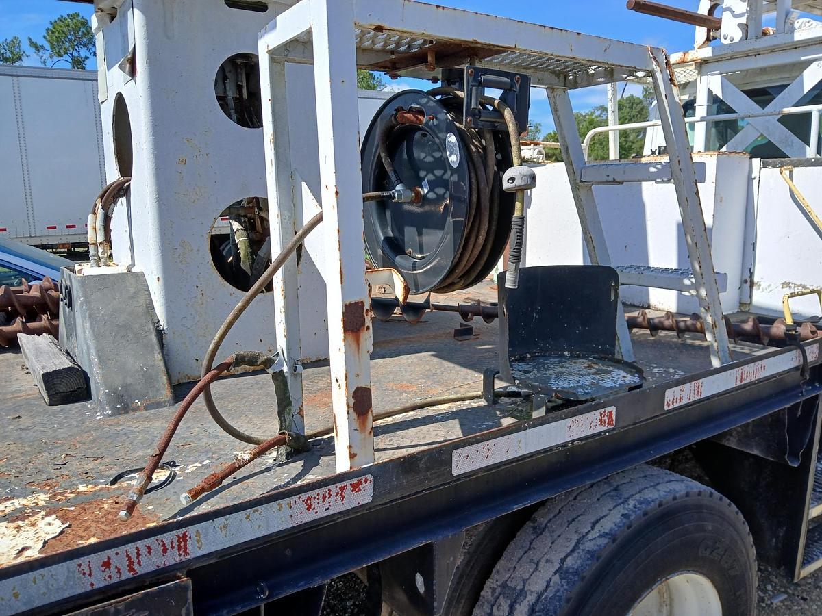 Used 2002 INTERNATIONAL 4300