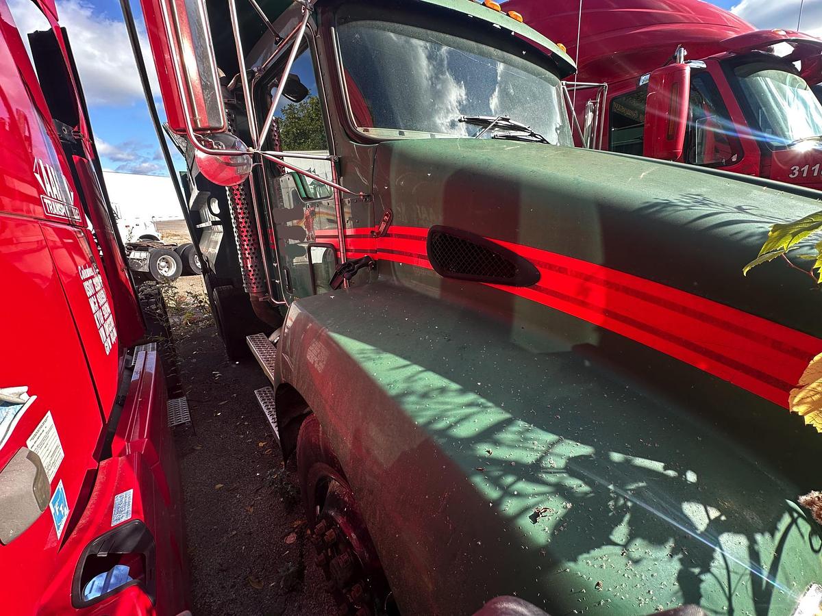 Used 2004 KENWORTH T300