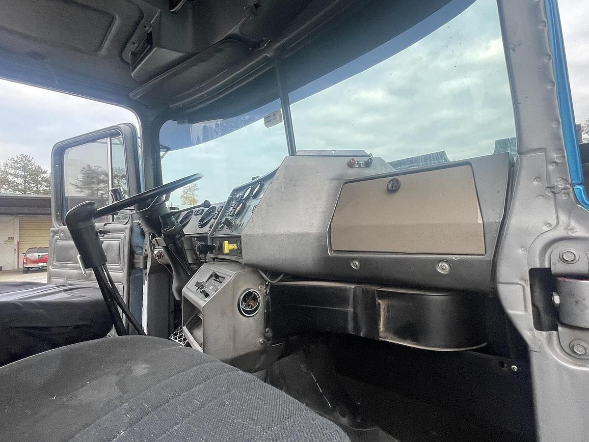 Used 2001 MACK RD688s Roll Off