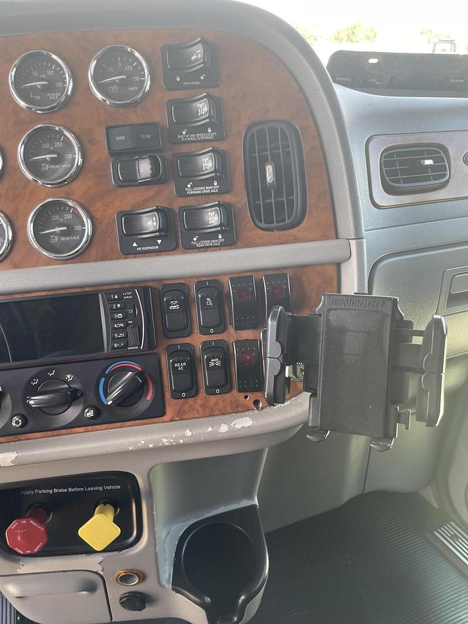 Used 2008 PETERBILT 388