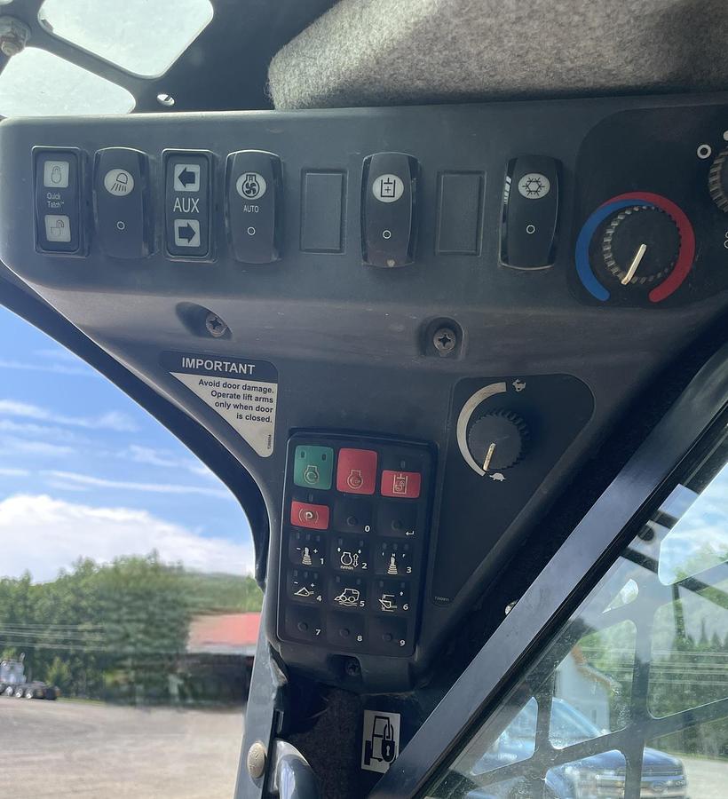 Used 2022 JOHN DEERE 333G