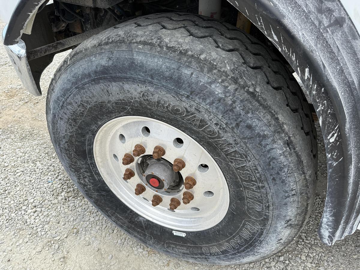 Used 2005 STERLING LT9500