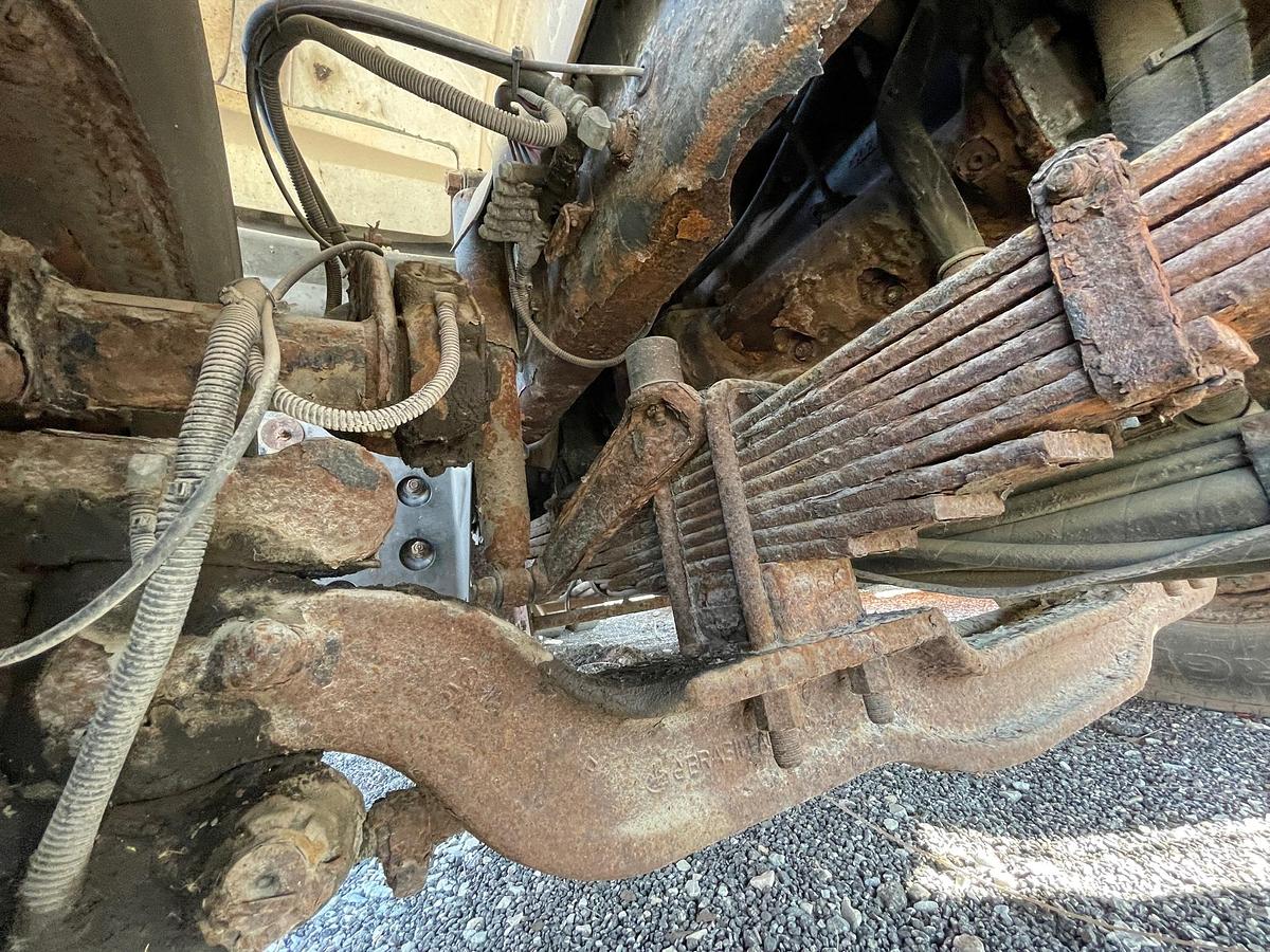 Used 2001 MACK RD690 #1