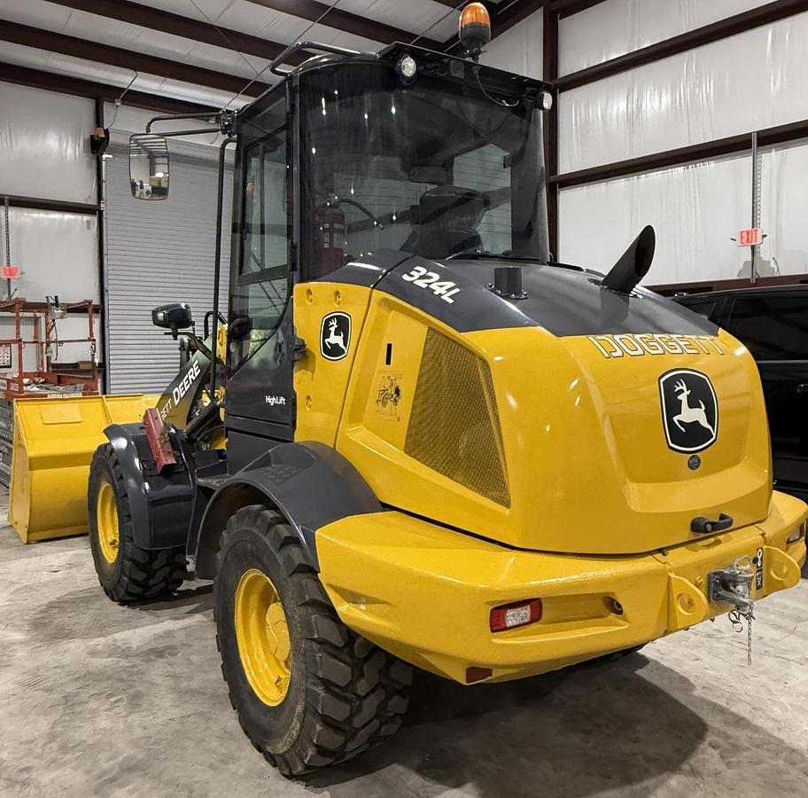 Used 2022 DEERE 324L