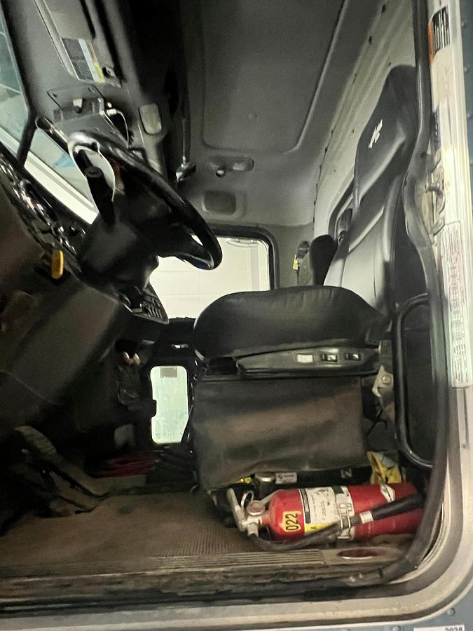 Used 2012 PETERBILT 388 Dump truck