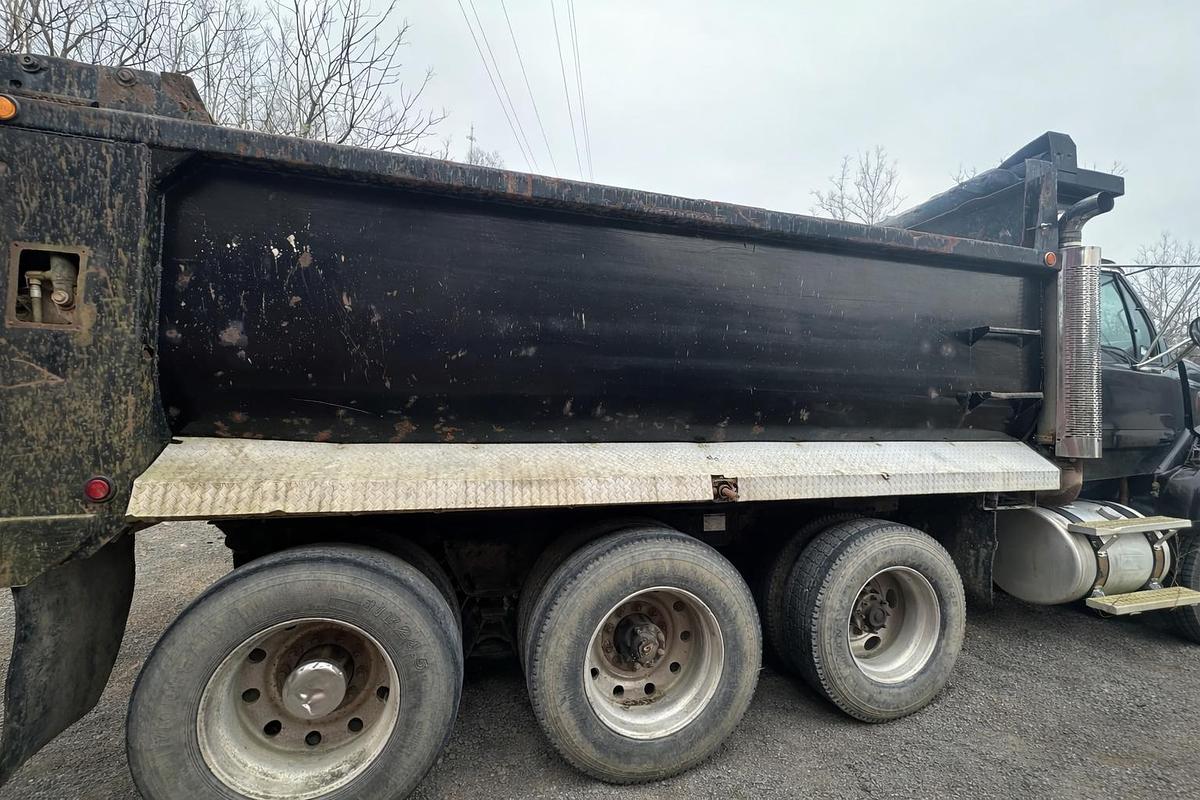 Used 2006 STERLING L9500