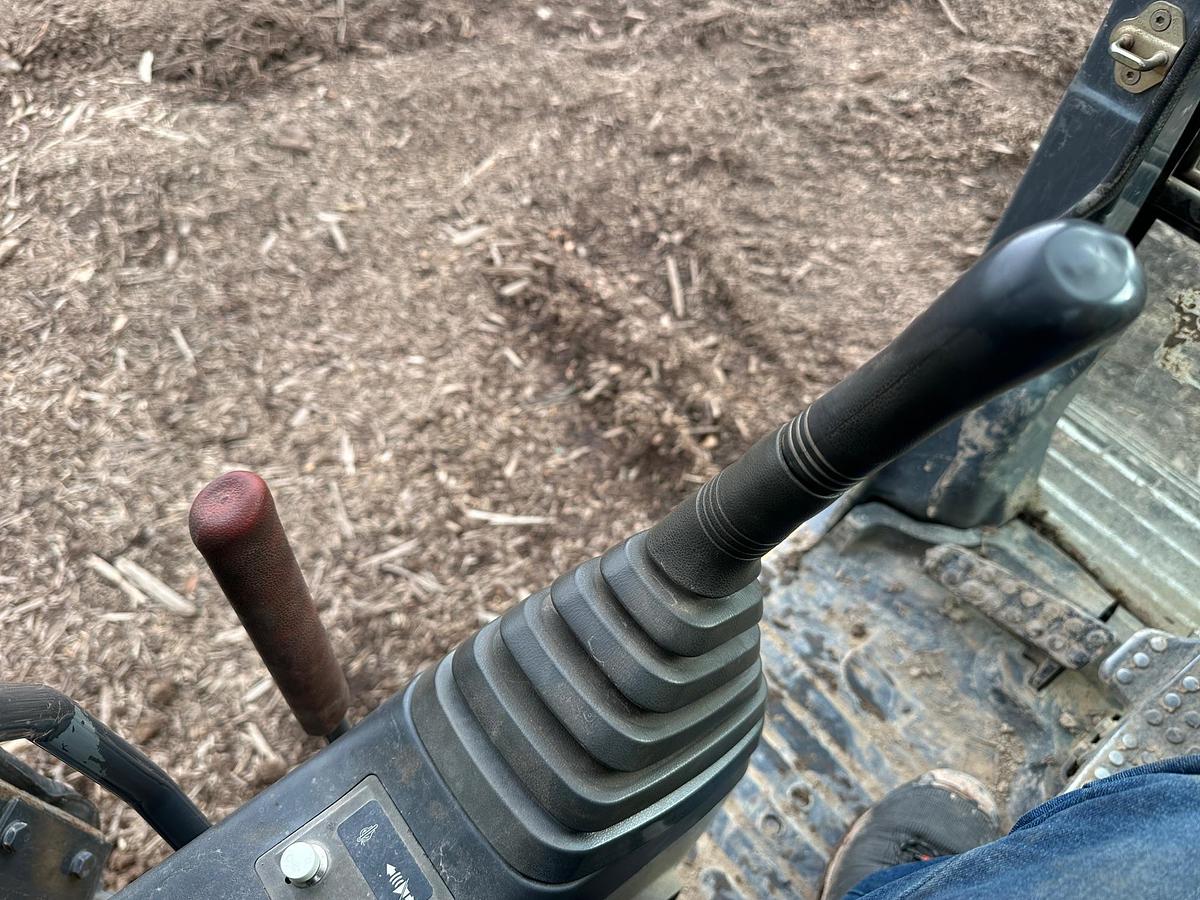 Used 2005 DEERE 160C LC