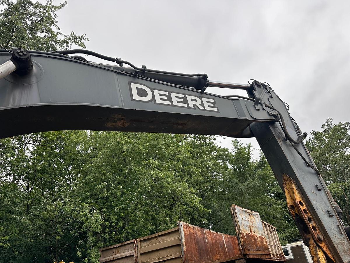 Used 2011 DEERE 450D LC