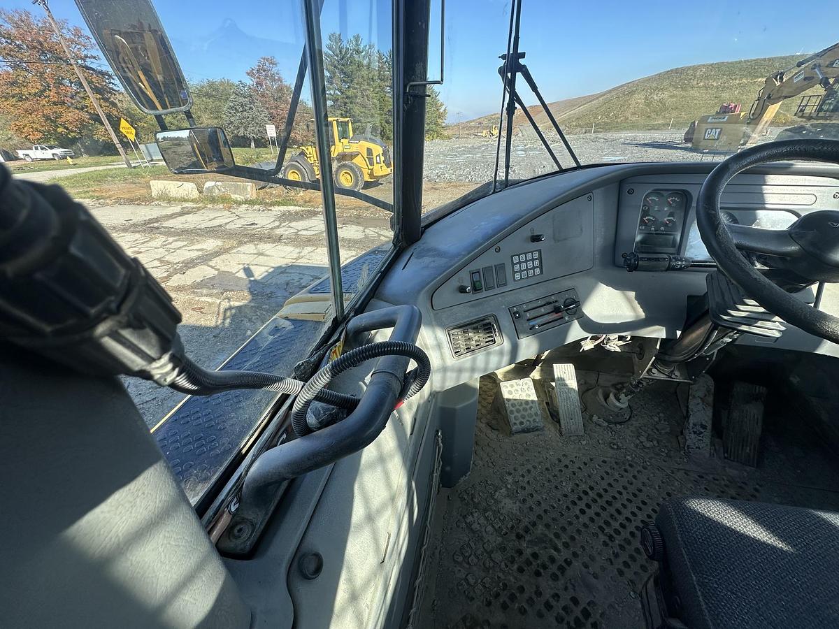 Used 2002 VOLVO A40D