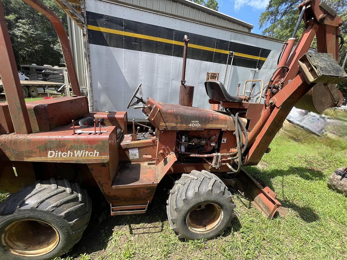 Used 1998 DITCH WITCH 4010DD Trencher/ Backhoe