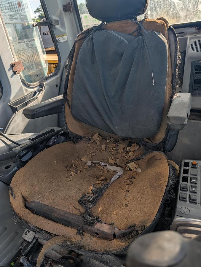 Used 2006 KOBELCO SK330 LC