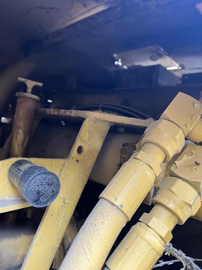 Used 1985 DEERE 750B