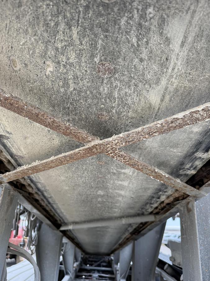 Used 2005 STERLING LT9500