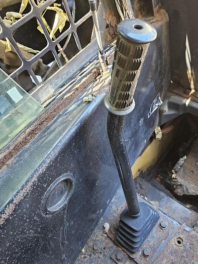 Used 1999 NEW HOLLAND LX885