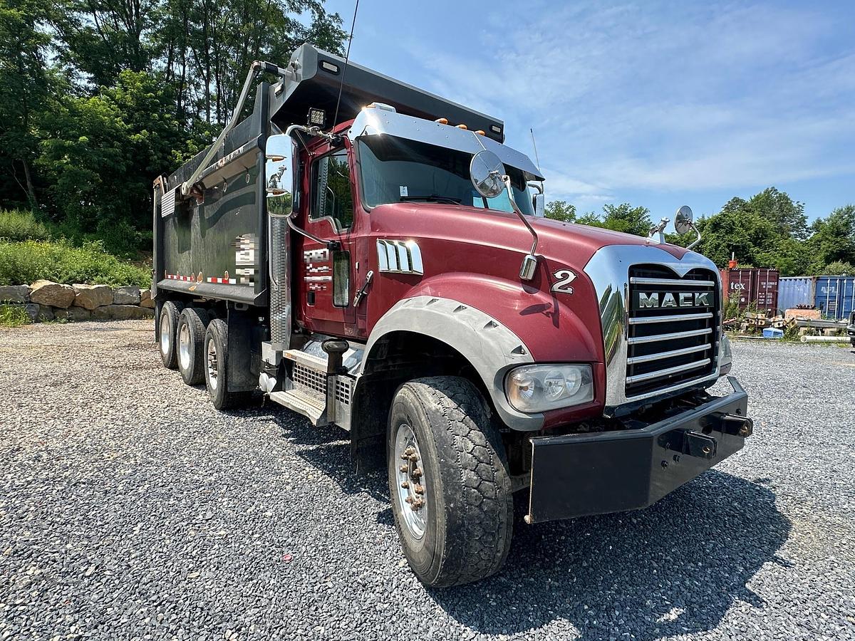 Used 2019 MACK Granite GR64F