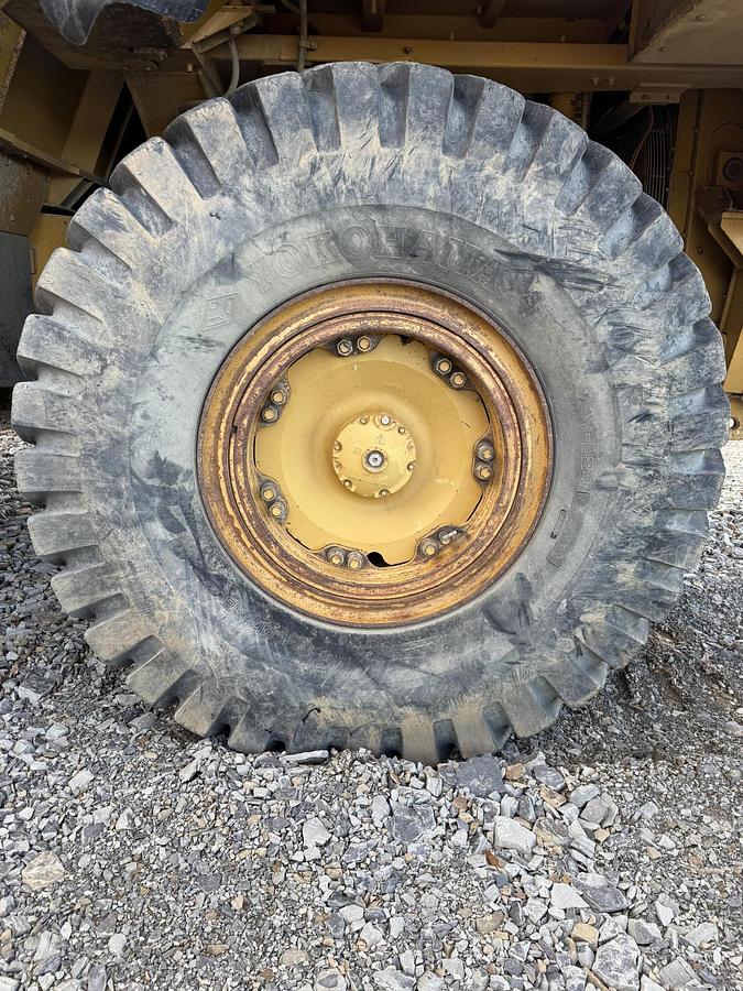 Used CATERPILLAR 775E