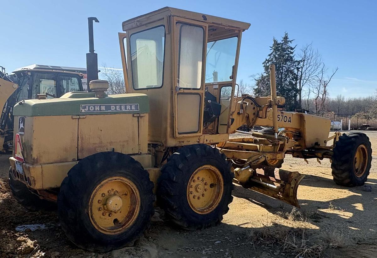Used 1976 DEERE 570A
