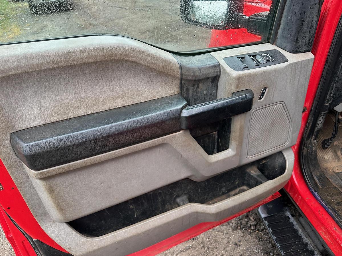 Used 2017 FORD F350 XL Service Truck