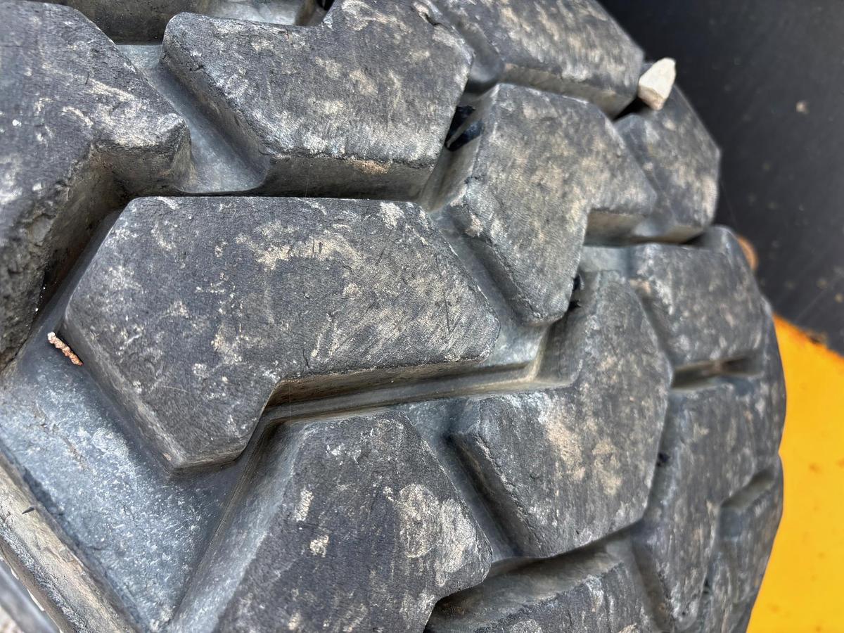 Used 2018 NEW HOLLAND L228