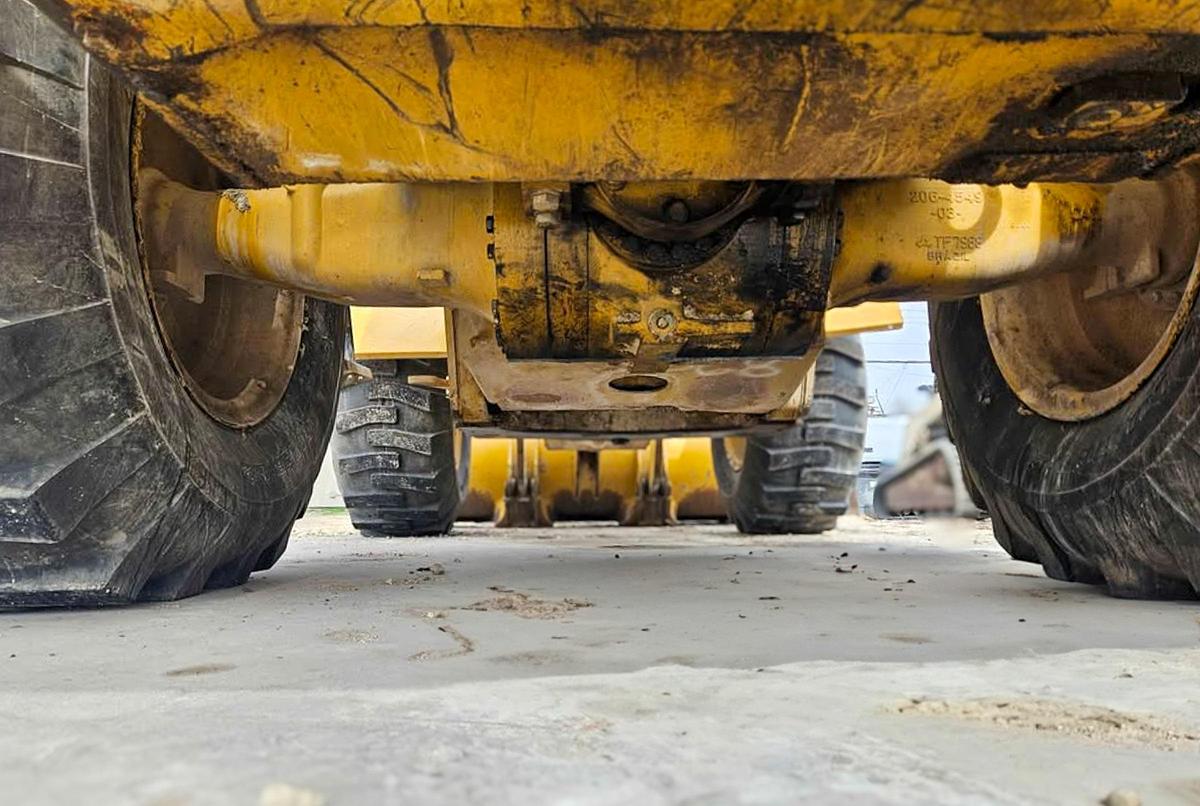 Used 2006 CATERPILLAR 938G II