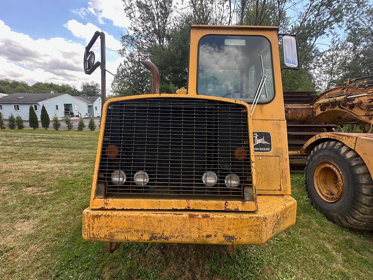Used 1986 DEERE 762A