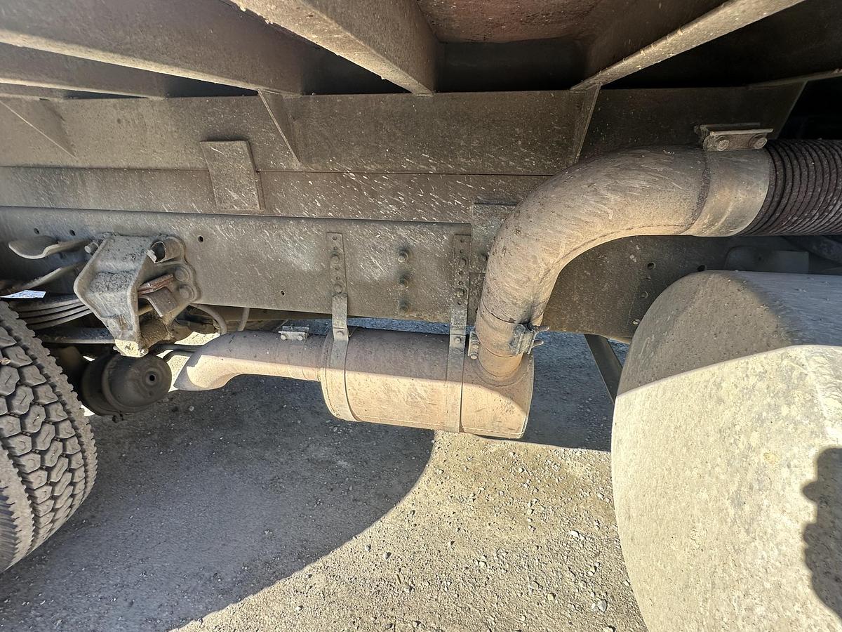 Used 2000 STERLING AT9513