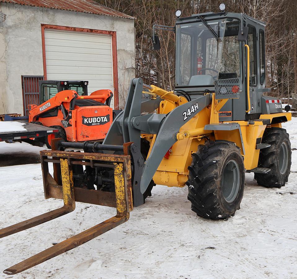 Used 2000 DEERE 244H