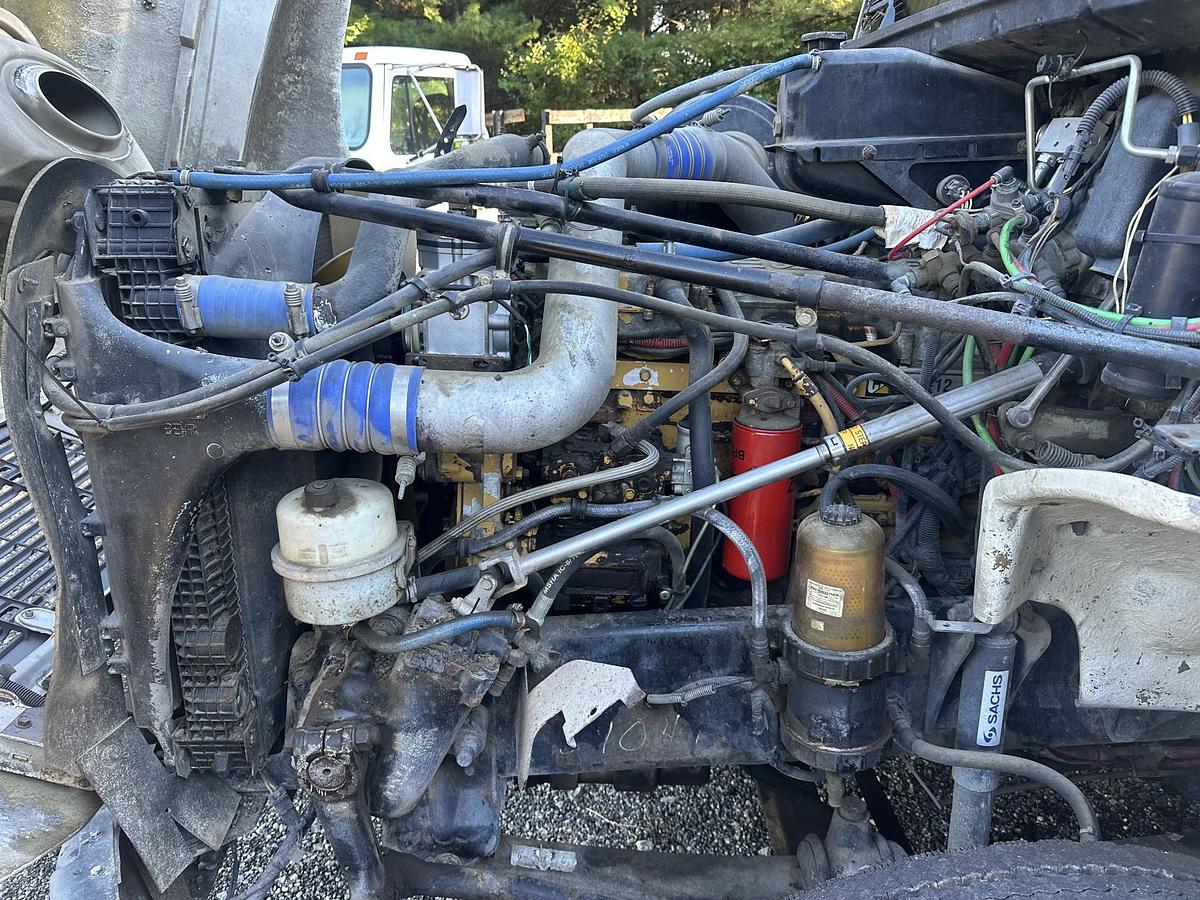 Used 2003 FREIGHTLINER FL112