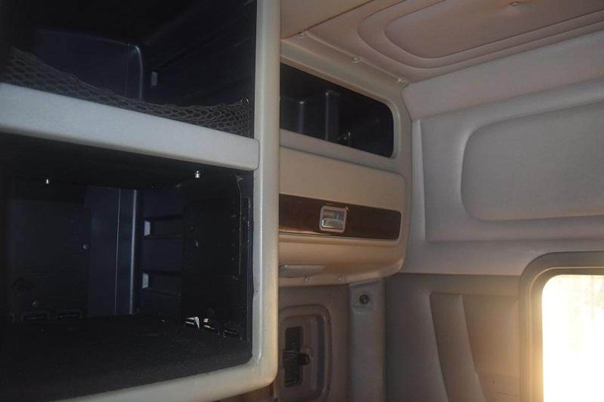 Used 2016 PETERBILT 386