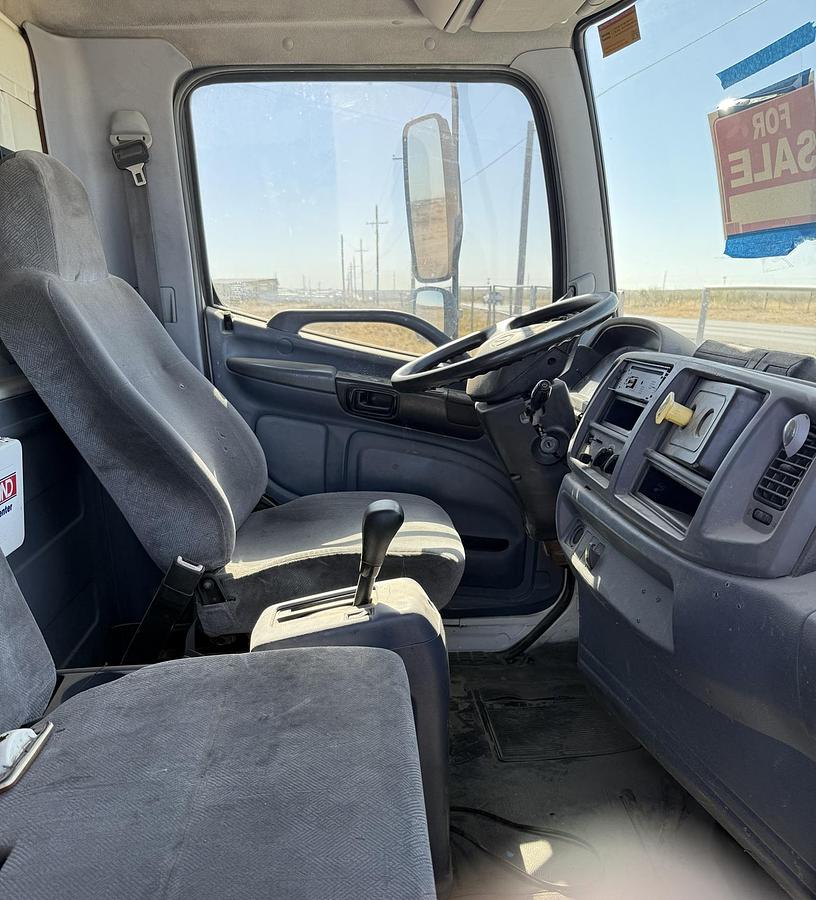 Used 2005 HINO 268