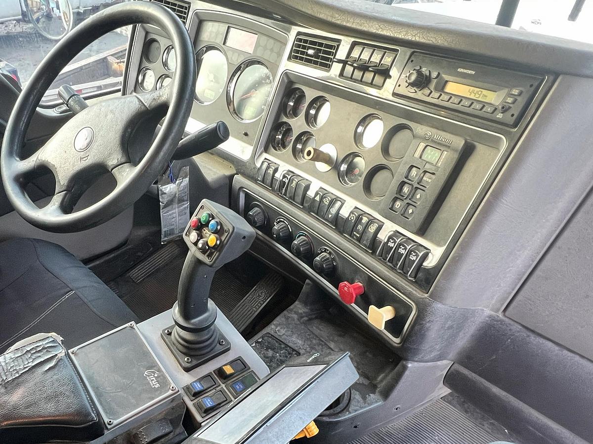 Used 2013 KENWORTH t800