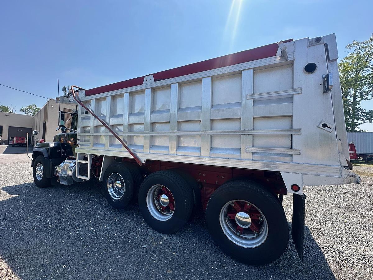 Used 1997 MACK RD688S