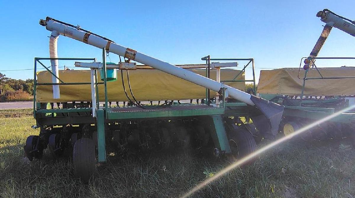 Used 1992 JOHN DEERE 750 Grain Drills