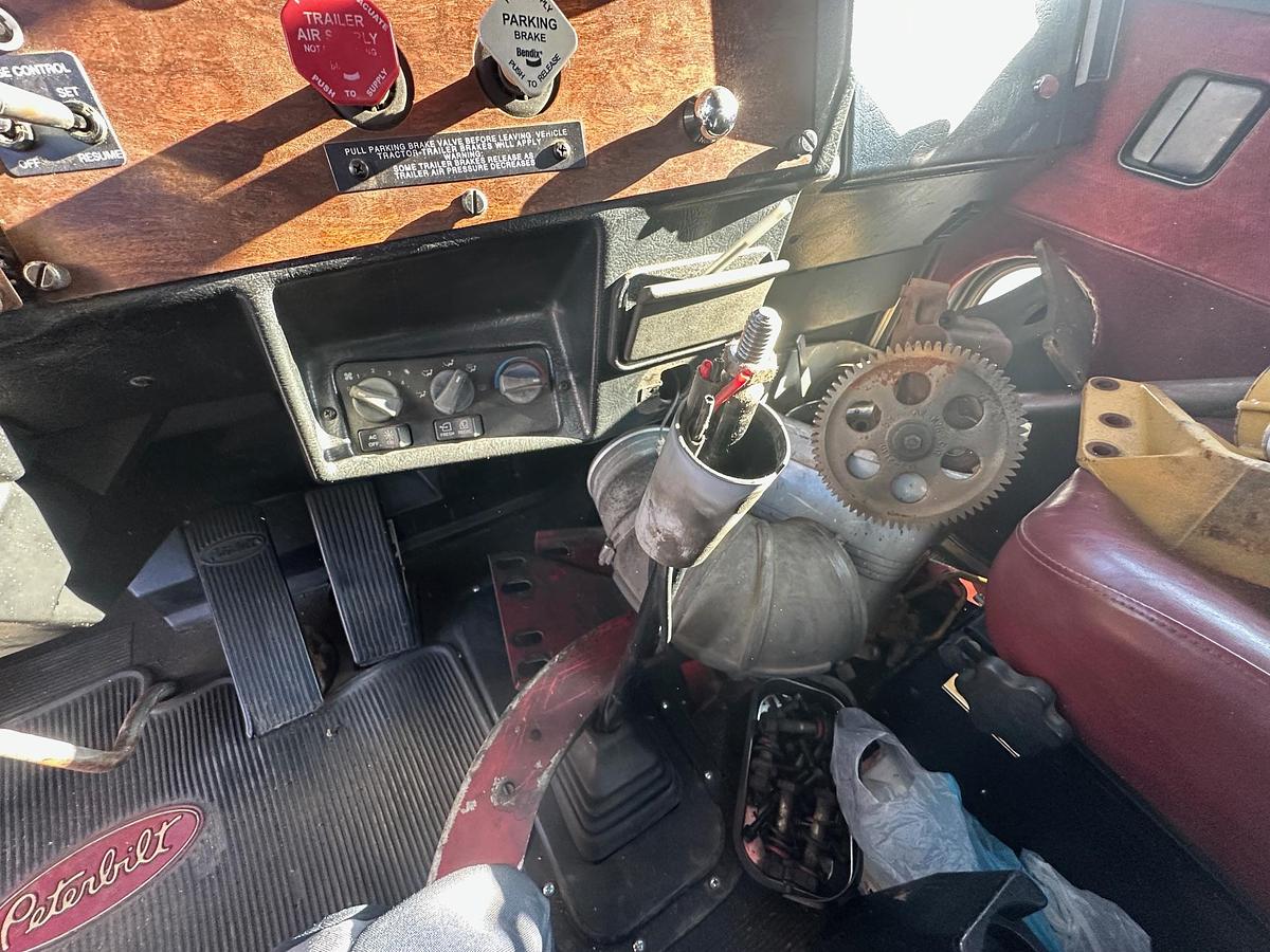 Used 1997 PETERBILT 389