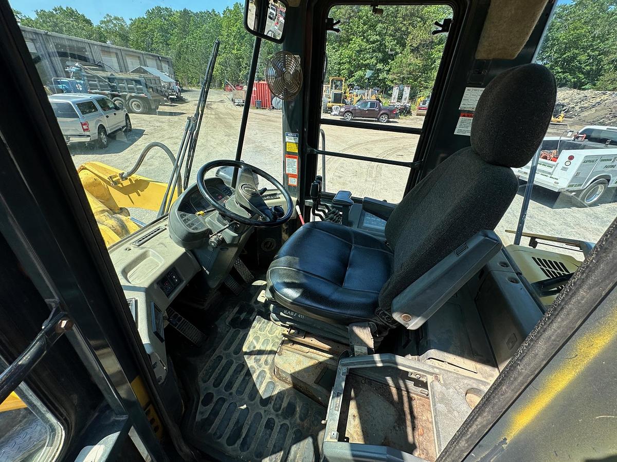 Used 1998 KOMATSU WA320